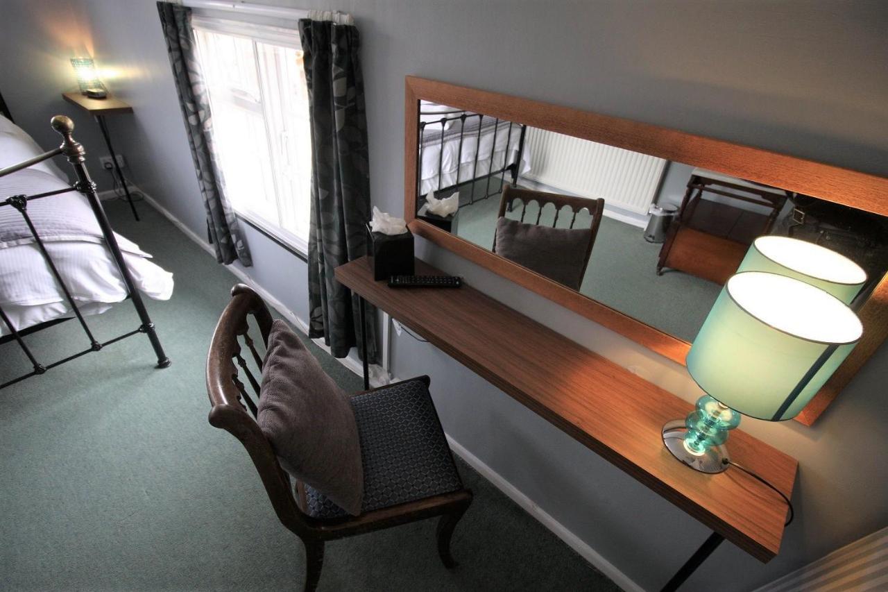 The Carpenters Arms Hotell Newbury  Rum bild