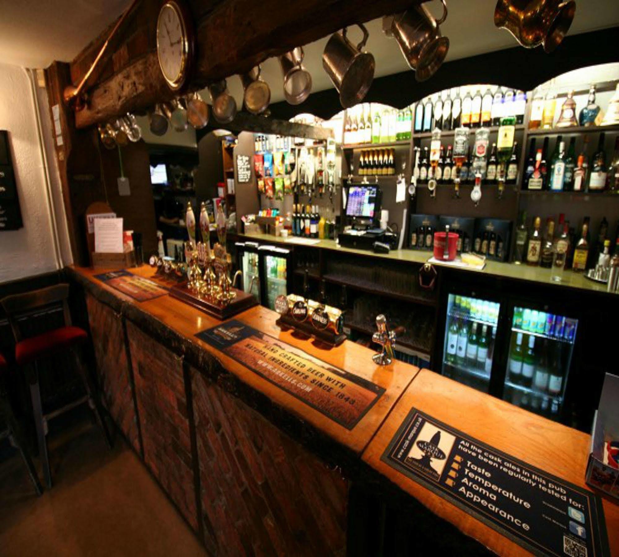 The Carpenters Arms Hotell Newbury  Exteriör bild